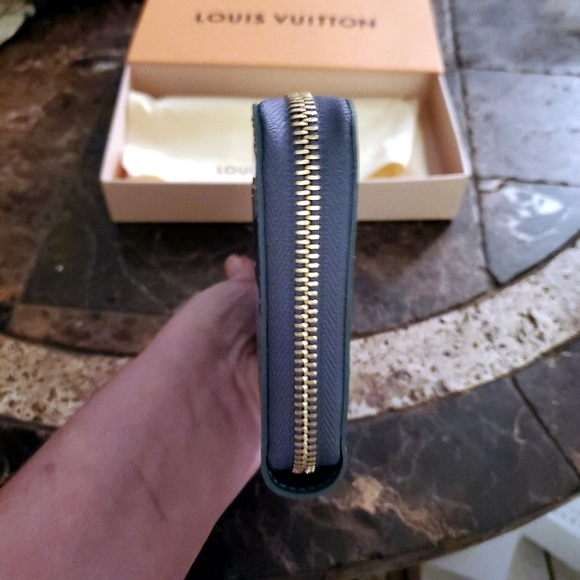 Louis Vuitton Rare Blue Silver Vernis Monogram Wallet NWOT w/ Box & Dust Bag - Picture 8 of 9